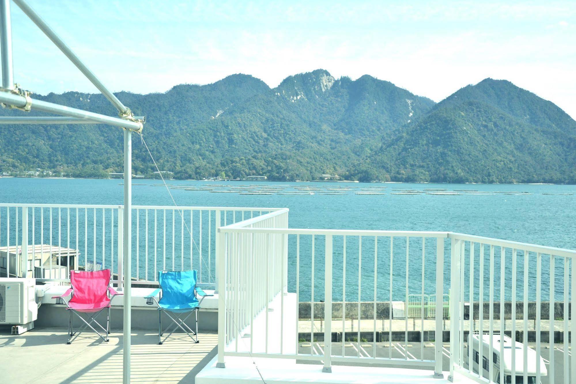 Hostel & Cafe Bar Backpackers Miyajima Itsukushima Экстерьер фото
